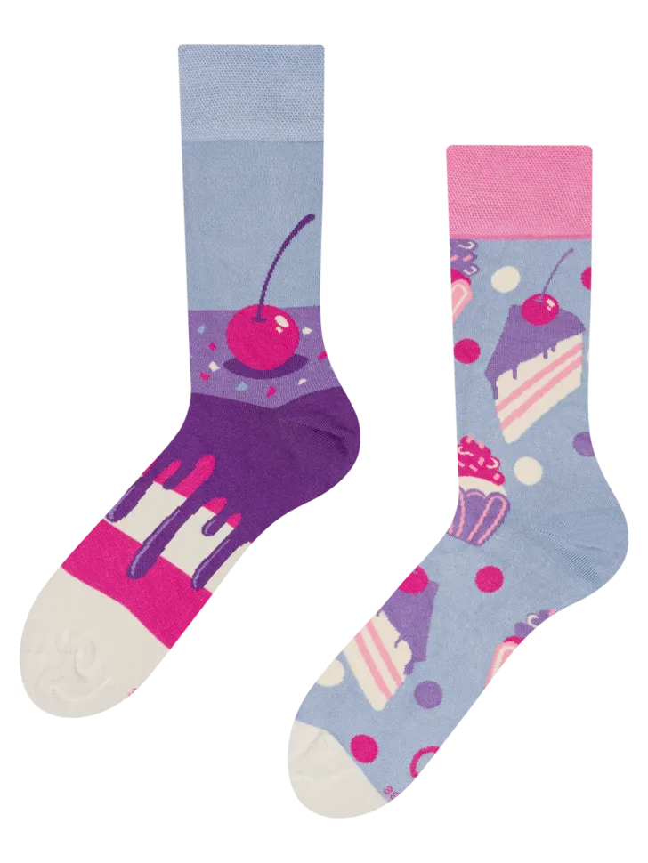 bamboo-regular-socks-cherry-cake-02/029ba2d38495497340fd1a3404f60e72a2502c91