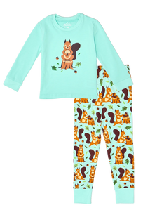 Vrolijke kinderpyjama Eekhoorn in het bos