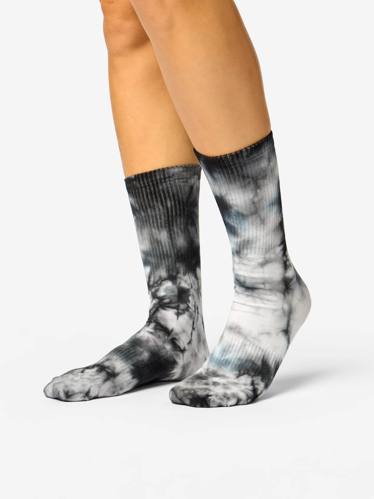 black-tie-dyed-regular-socks-53/53dba5f1119350fa5e96f9c7947e6fc187c5652c