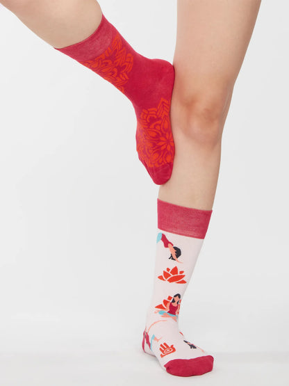 regular-socks-yoga-mandala-63/63a5f9bf3185e9713c6e8037866c7fdb2fdbf3f9
