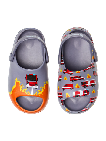 Vrolijke chunky babyklompen Brandweermannen in actie