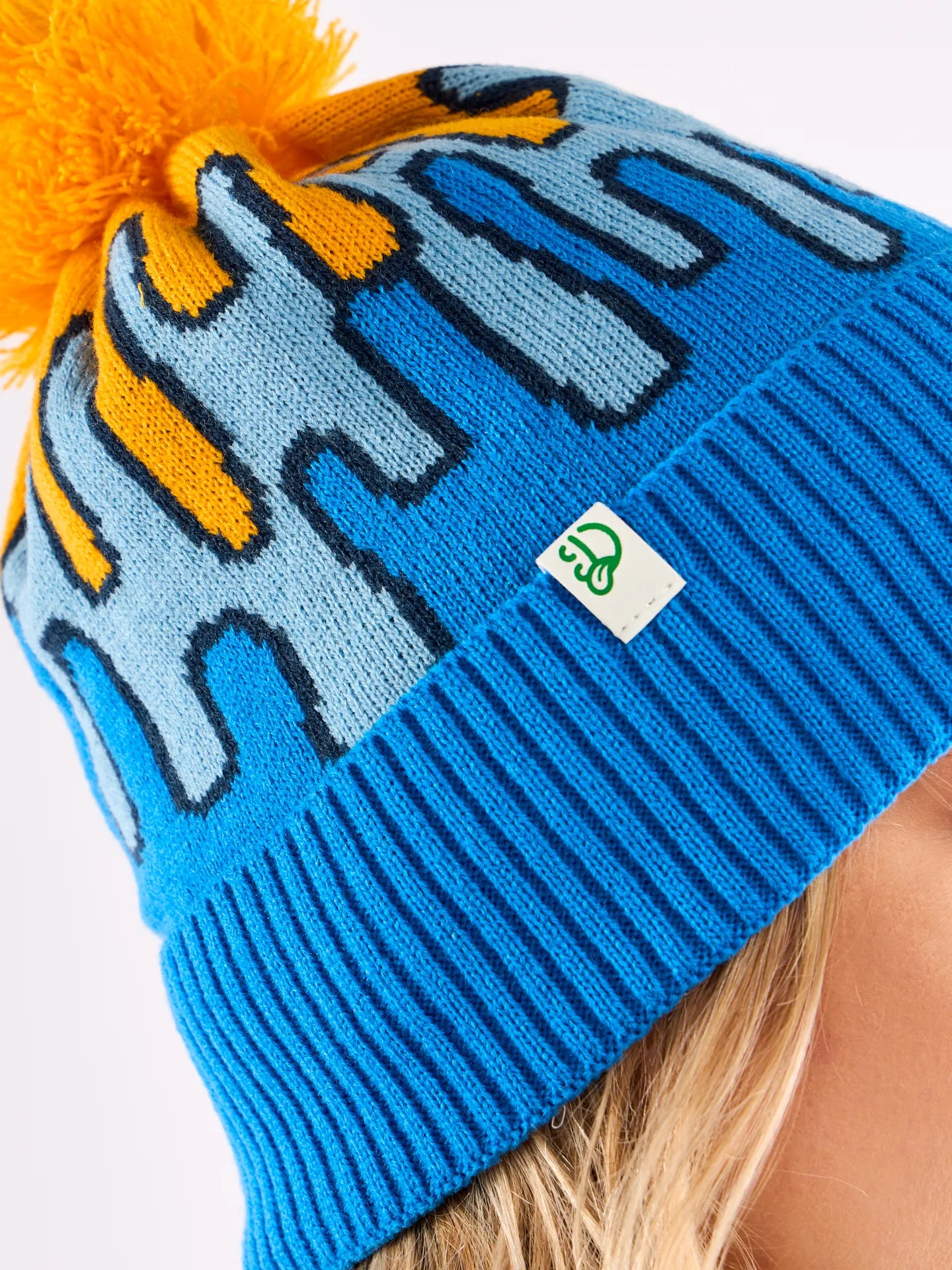 beanie-spilled-colours-6d/6d59f5754bab702dbdfe15005273ab55184ce616