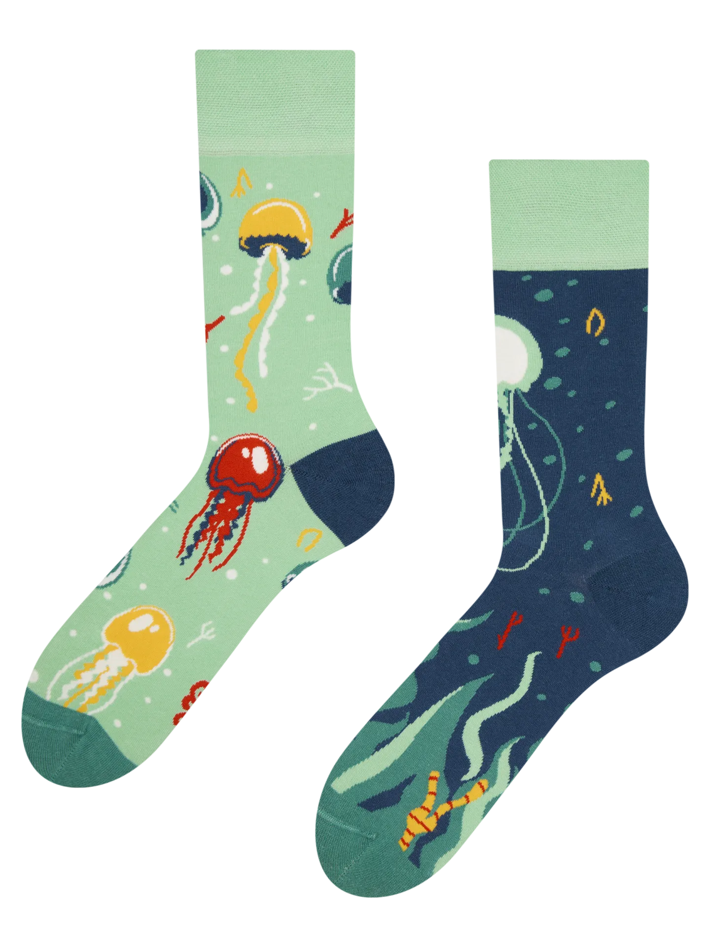 regular-socks-floating-jellyfish-02-6e/6e795b346b3e06502e7db898764c059cd47381fb