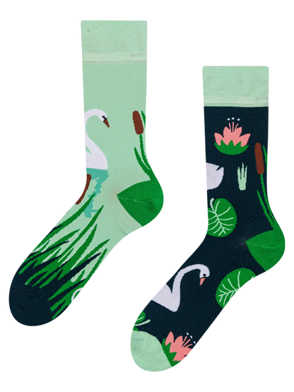 regular-socks-white-swan-6f/6f53f8307848c63cac20cdce4ec2e208a2192480
