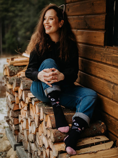 warm-socks-cats-gaze-78/782be243b8814c12c815920e73cdb6e0f049d38f