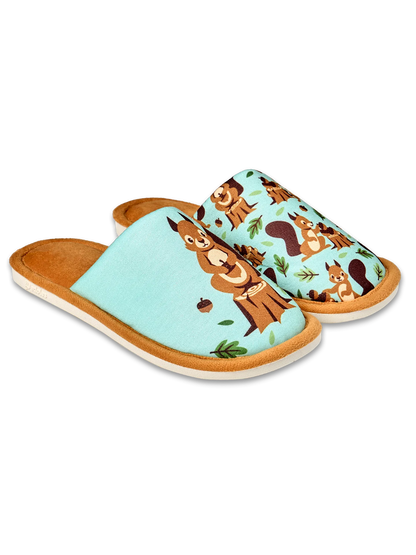 slippers-squirrel-in-the-woods-81/819c179b328d49b07b0b157e8c245d1d02551964