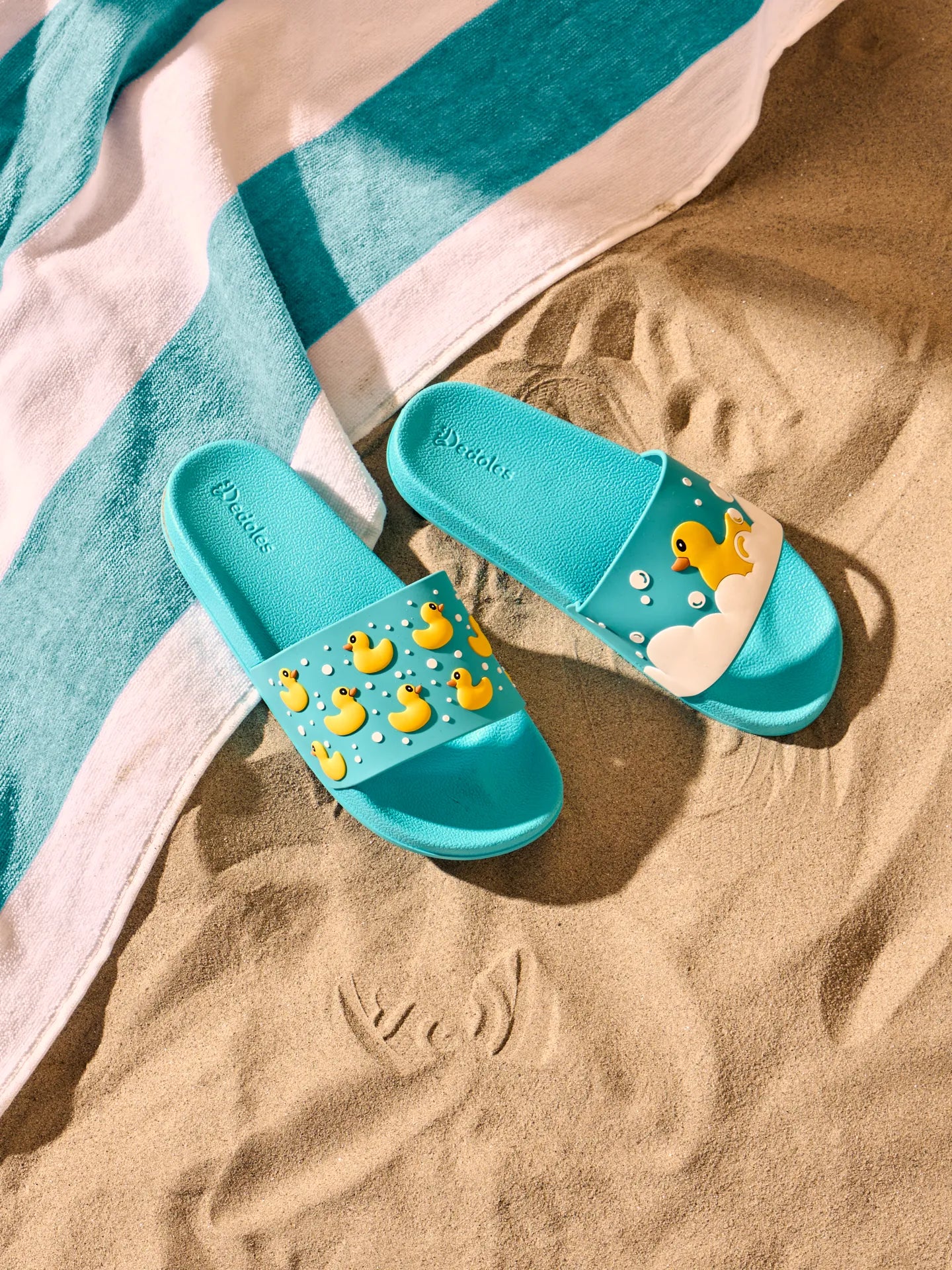 slides-floating-ducks-90/9058dd0e4cbfc01c6563cafce42dc3e52354d634