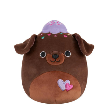 Peluche Squishmallows de 20 cm Rico le labrador au chocolat couronné d'une glace violette