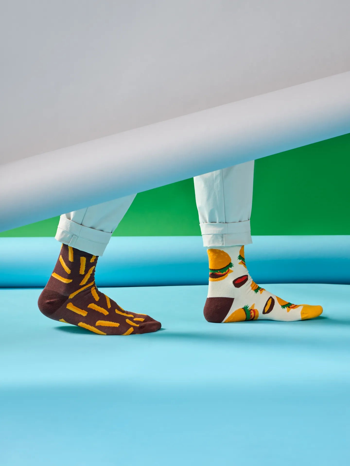 regular-socks-burger-french-fries-02-b8/b8262cced937b6c41408c66a35da135a9c02e06c