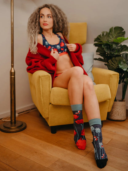 regular-socks-ladybugs-poppy-flowers-c4/c498ab88a9b80a93d059cfd49971f89fdca5ea57