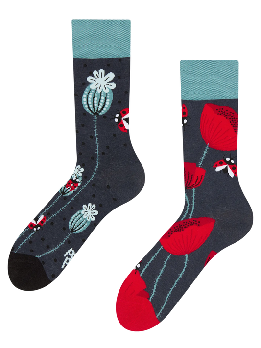 regular-socks-ladybugs-poppy-flowers-d1/d1f529ef6a1443fd805a84be3418b531e6bfb130