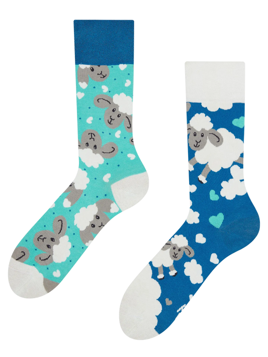 regular-socks-sheep-clouds-eb/eba0f85b590ee9e48a6101e5627cd60b9781e59d